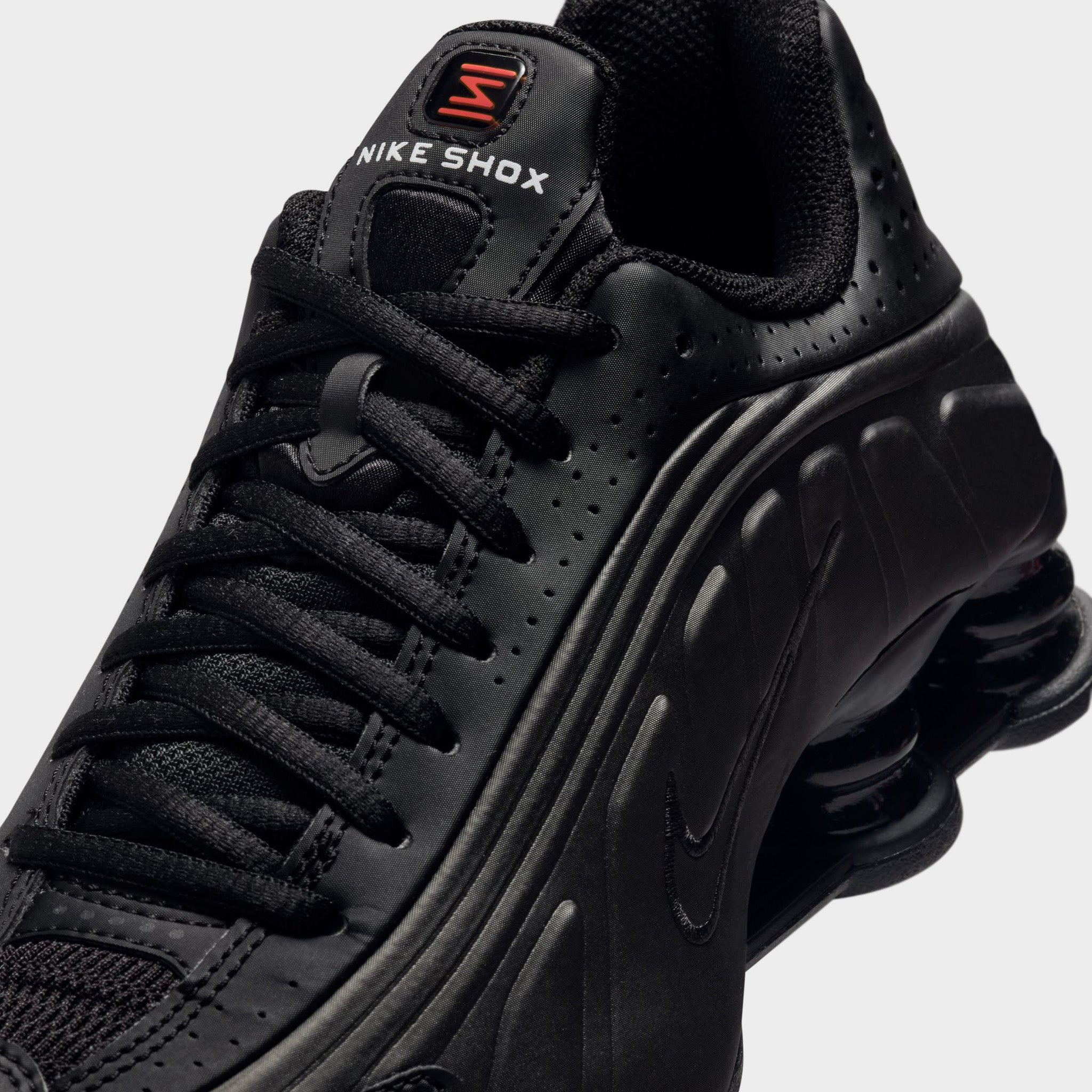 Nike Shox R4 GS Black / Black - Bright Crimson – JD Sports
