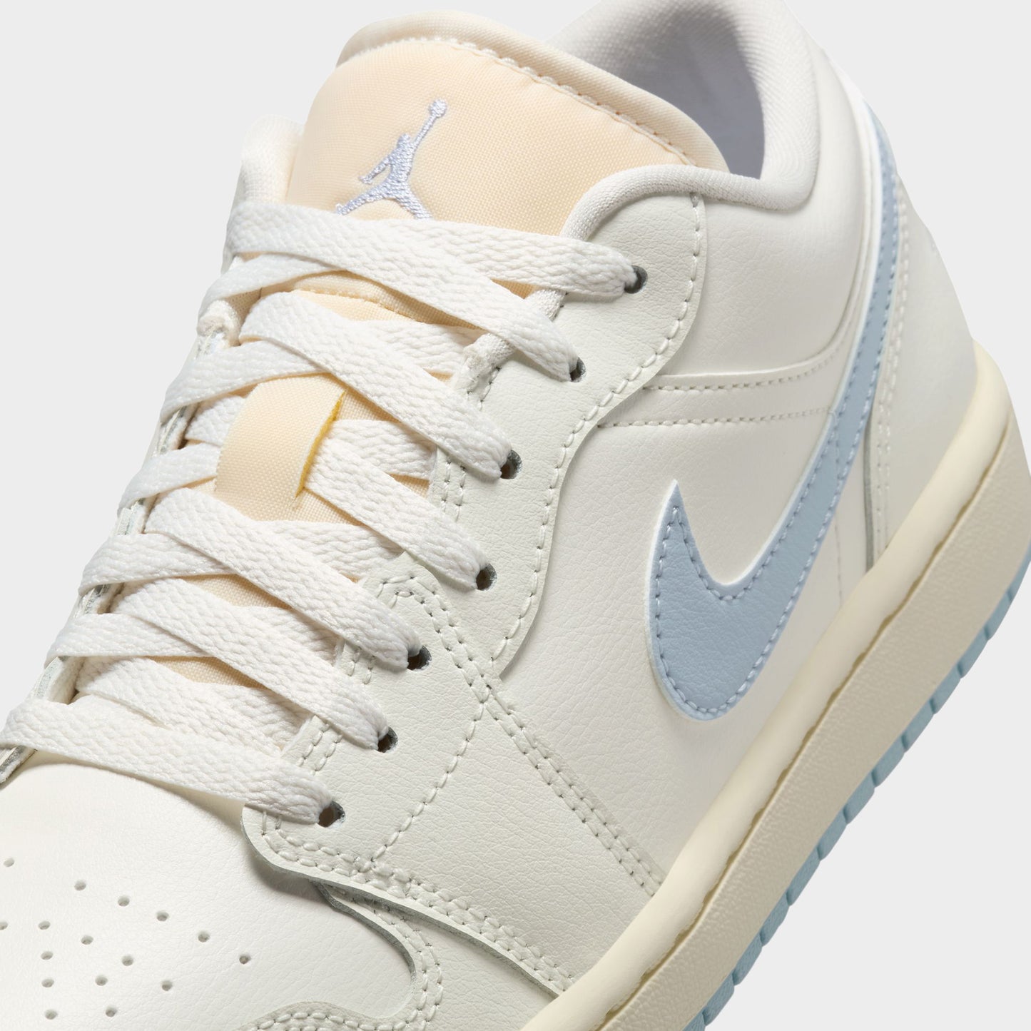 Jordan Women's 1 Low Sail / Ghost - Coconut Milk