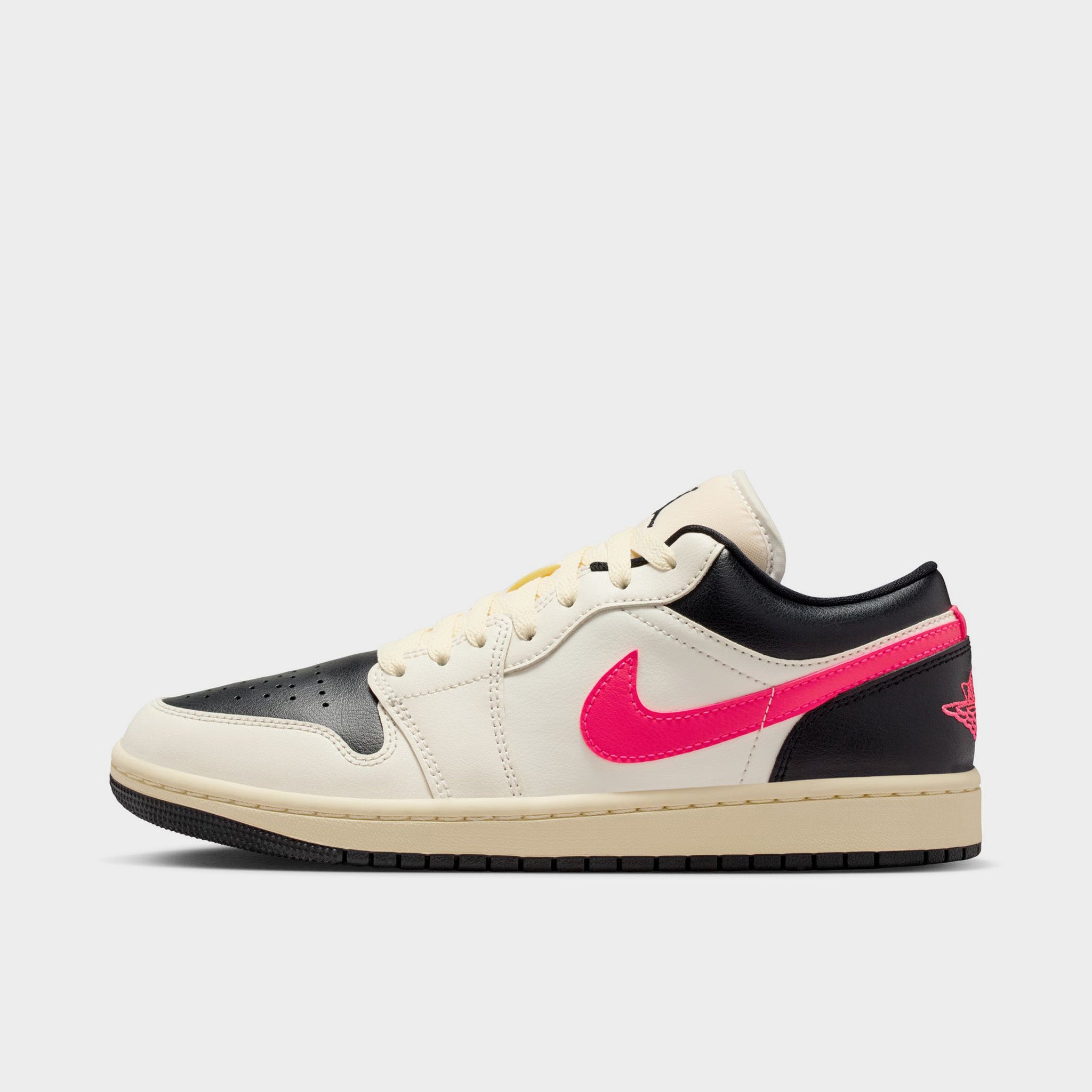 【レア】Nike Air Jordan 1 'Racer Pink' Jordan Women's 1 Low Pale Ivory / Racer Pink - Black – JD Sports