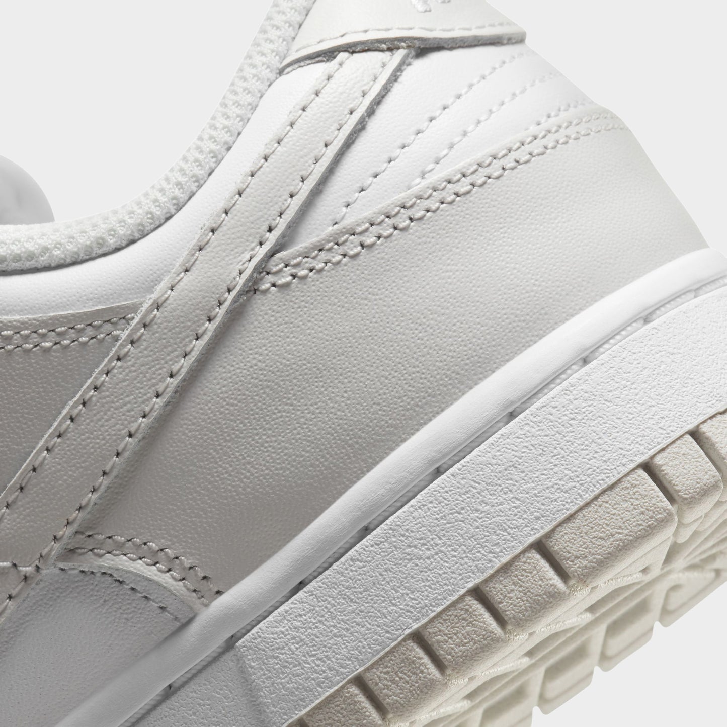 Nike Womens Dunk Low White / Photon Dust - White