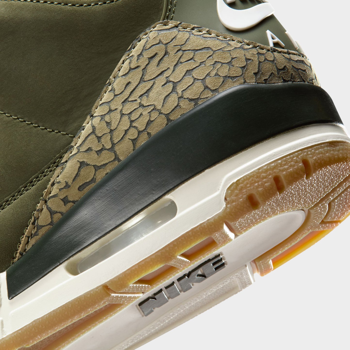 Air Jordan 3 Retro Medium Olive / Sequoia