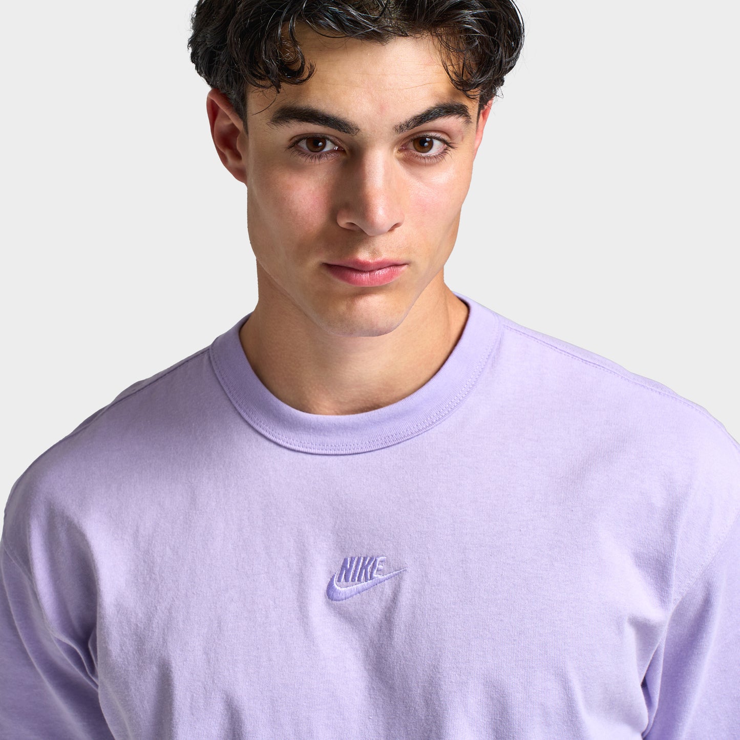 Nike Sportswear Premium Essentials T-Shirt / Hydrangeas