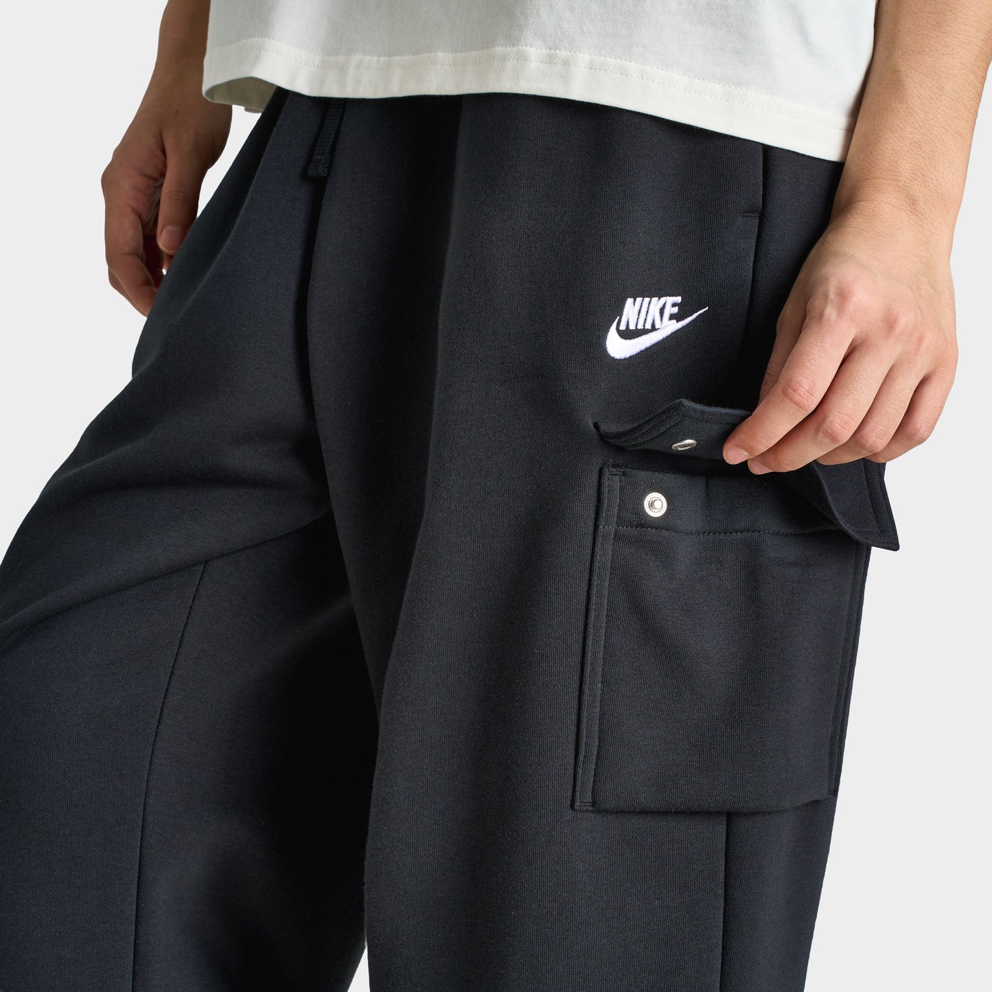 Nike Sportswear Women's Club Fleece Mid-Rise Oversized Cargo Sweatpants Black / White