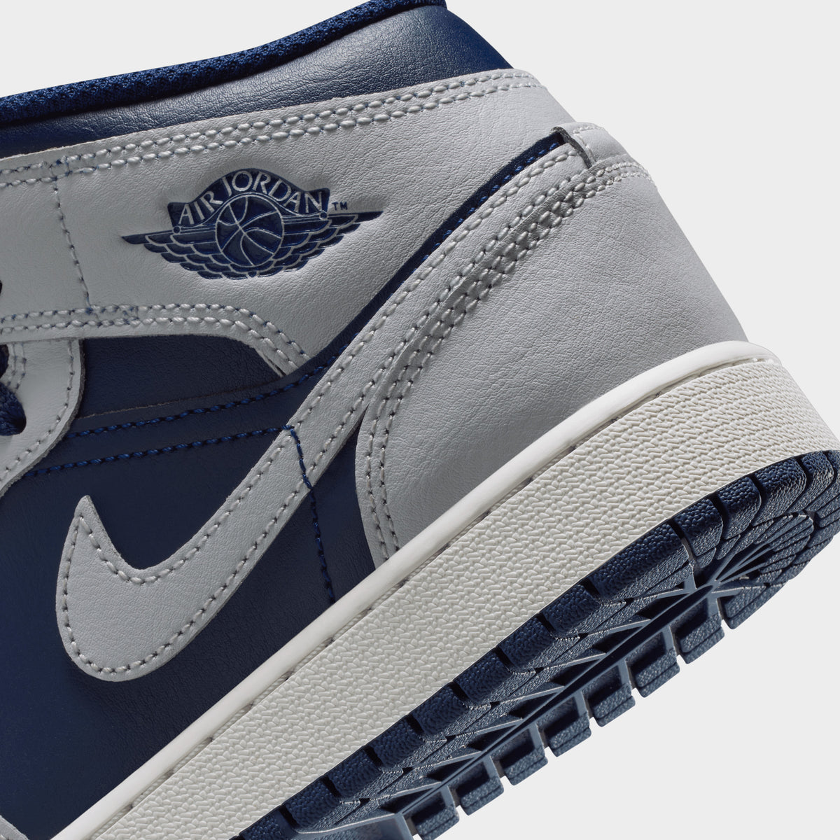 Mid Ranged Blue Jordan 1 Mid GS Blue Void / Pure Platinum - Summit White – JD Sports