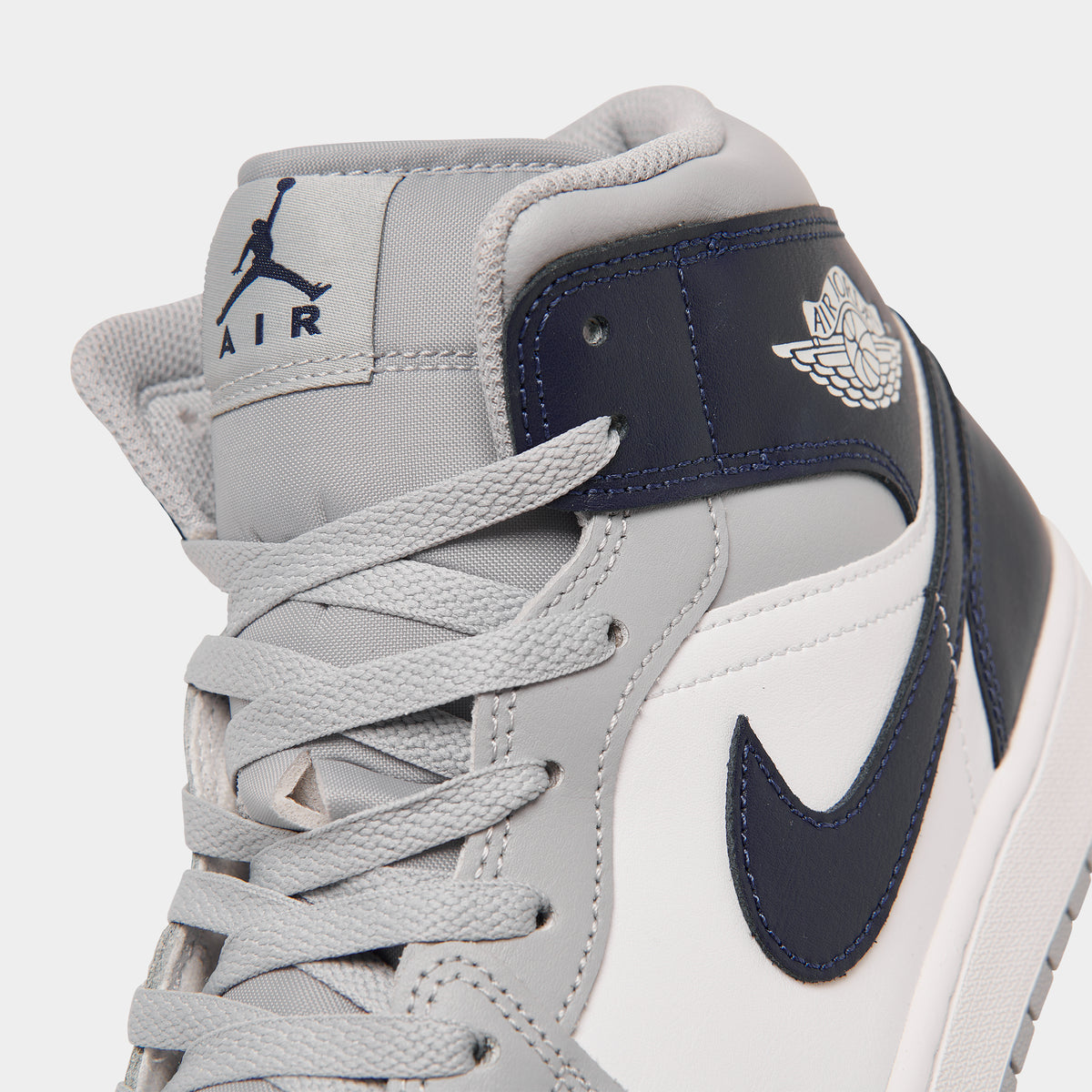 Jordan 1 Mid White / Midnight Navy - Wolf Grey | JD Sports