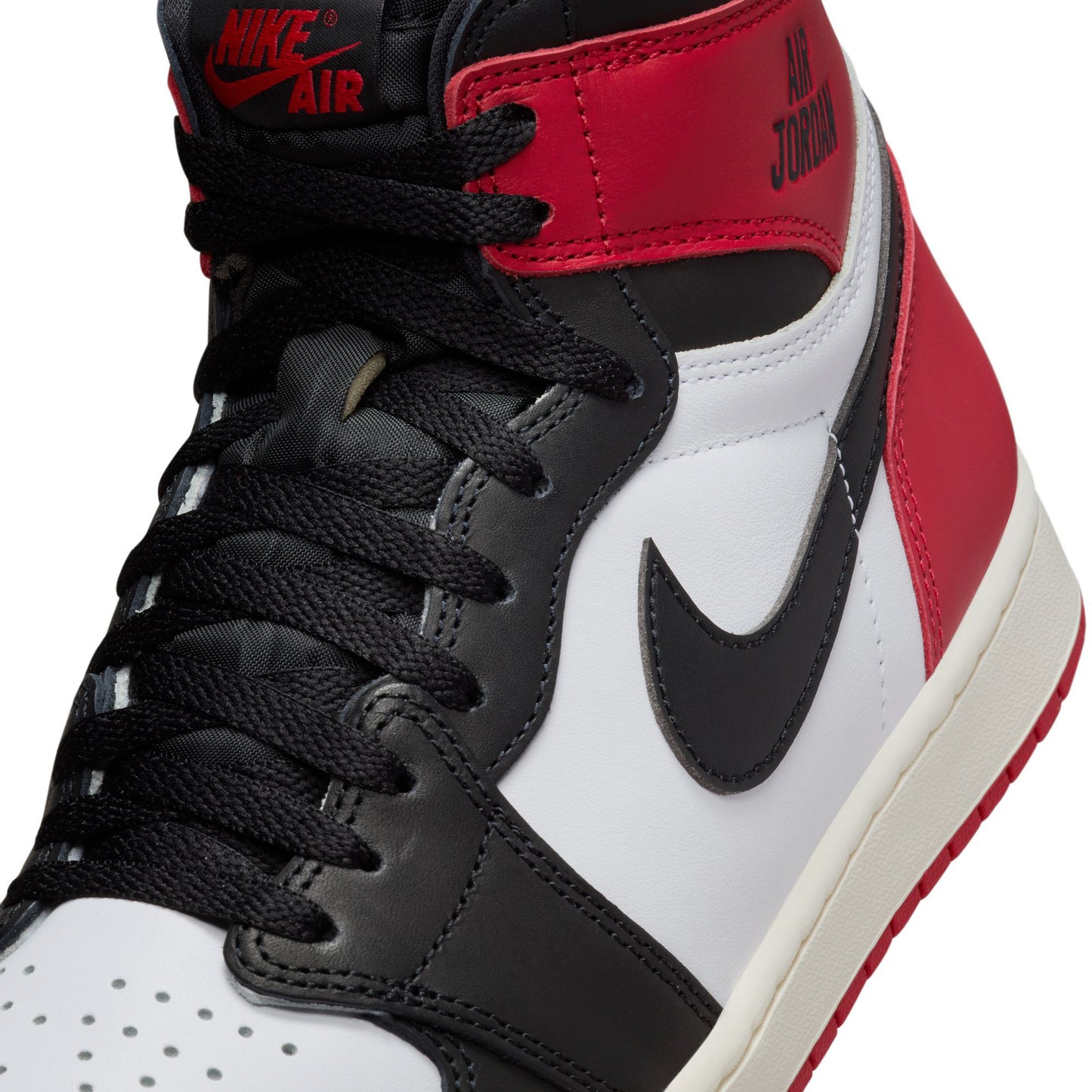 Jordan 1 Retro High OG Blanc / Noir - Rouge Varsity