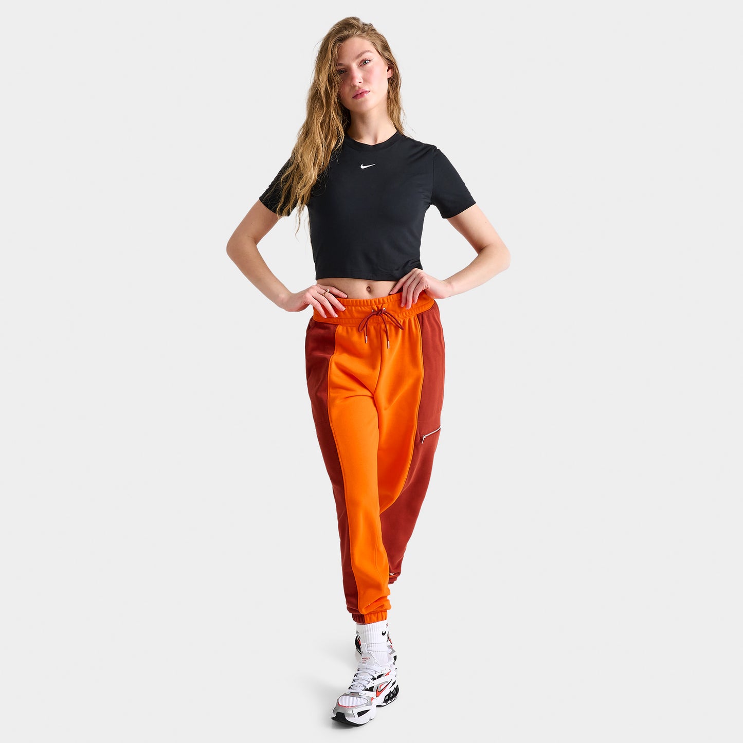Nike Sportswear Women's Essential Slim Crop T-Shirt / Black