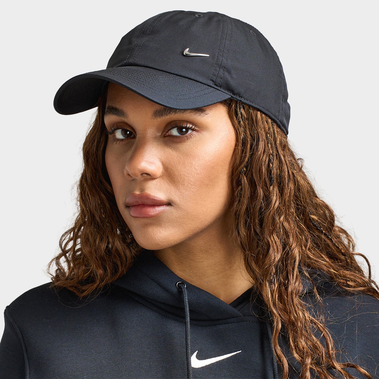 Nike Club Unstructured Metal Swoosh Cap Black / Silver