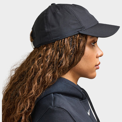 Nike Club Unstructured Metal Swoosh Cap Black / Silver