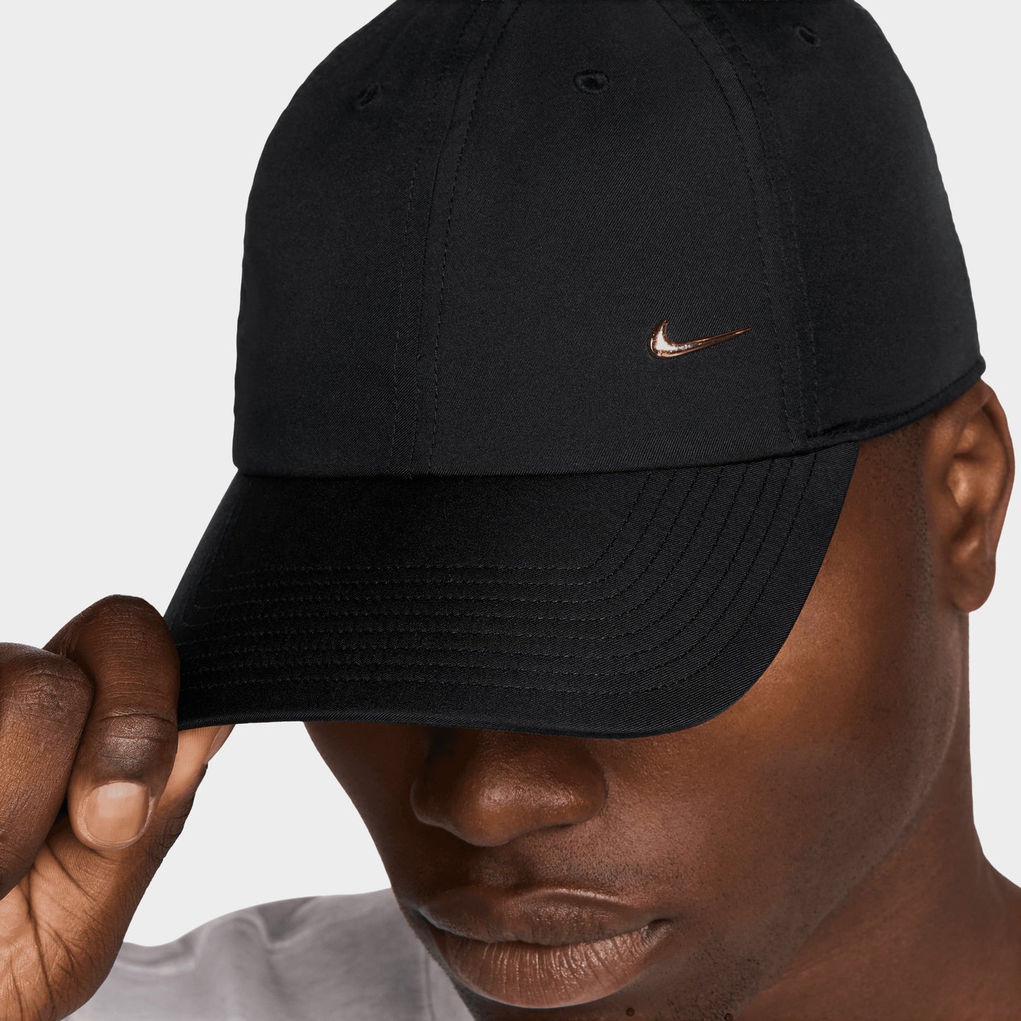 Nike Metal Swoosh Logo Cap Black / Metallic Gold