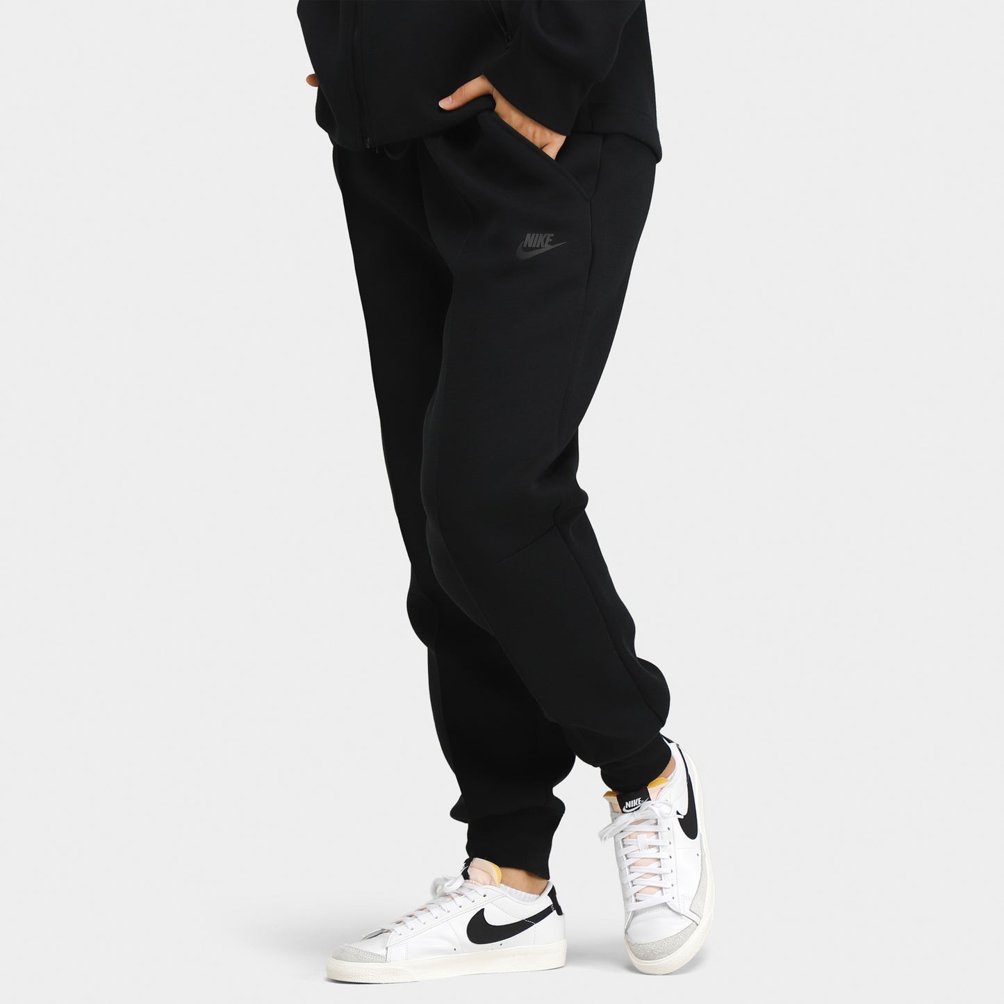 Nike Sportswear Women's Tech Fleece Mid-Rise Joggers / Black