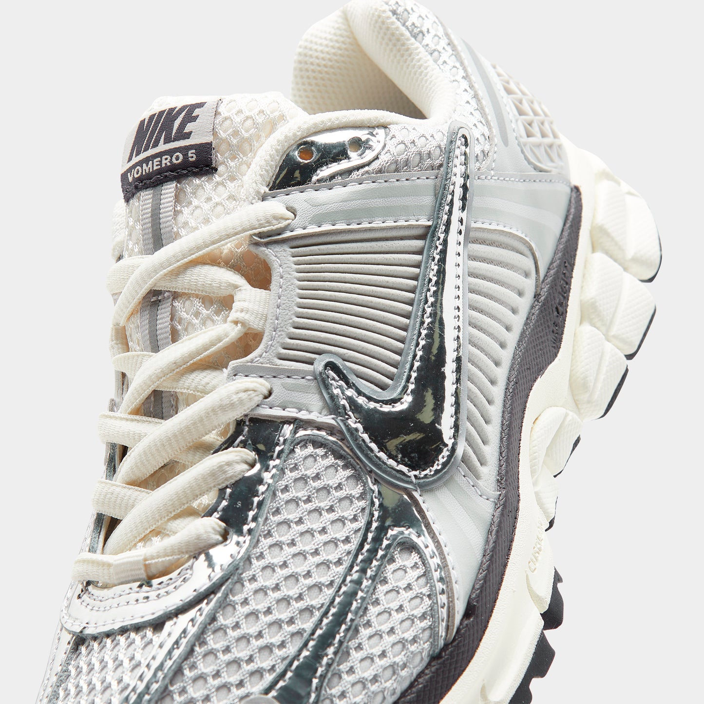 Nike Women's Zoom Vomero 5 Photon Dust / Chrome - Gridiron
