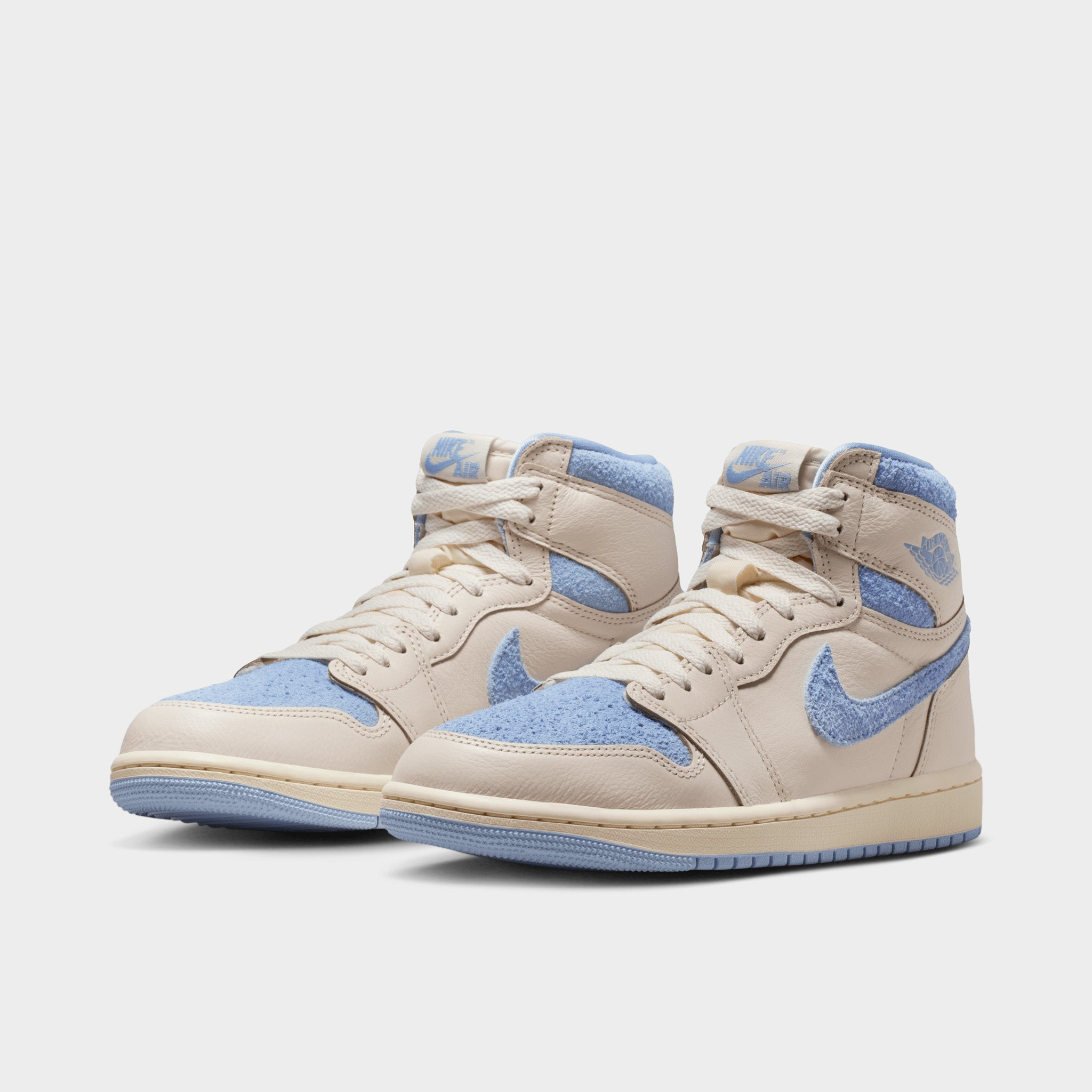 Jordan Women's 1 Retro High OG Pale Ivory / Psychic Blue - Coconut