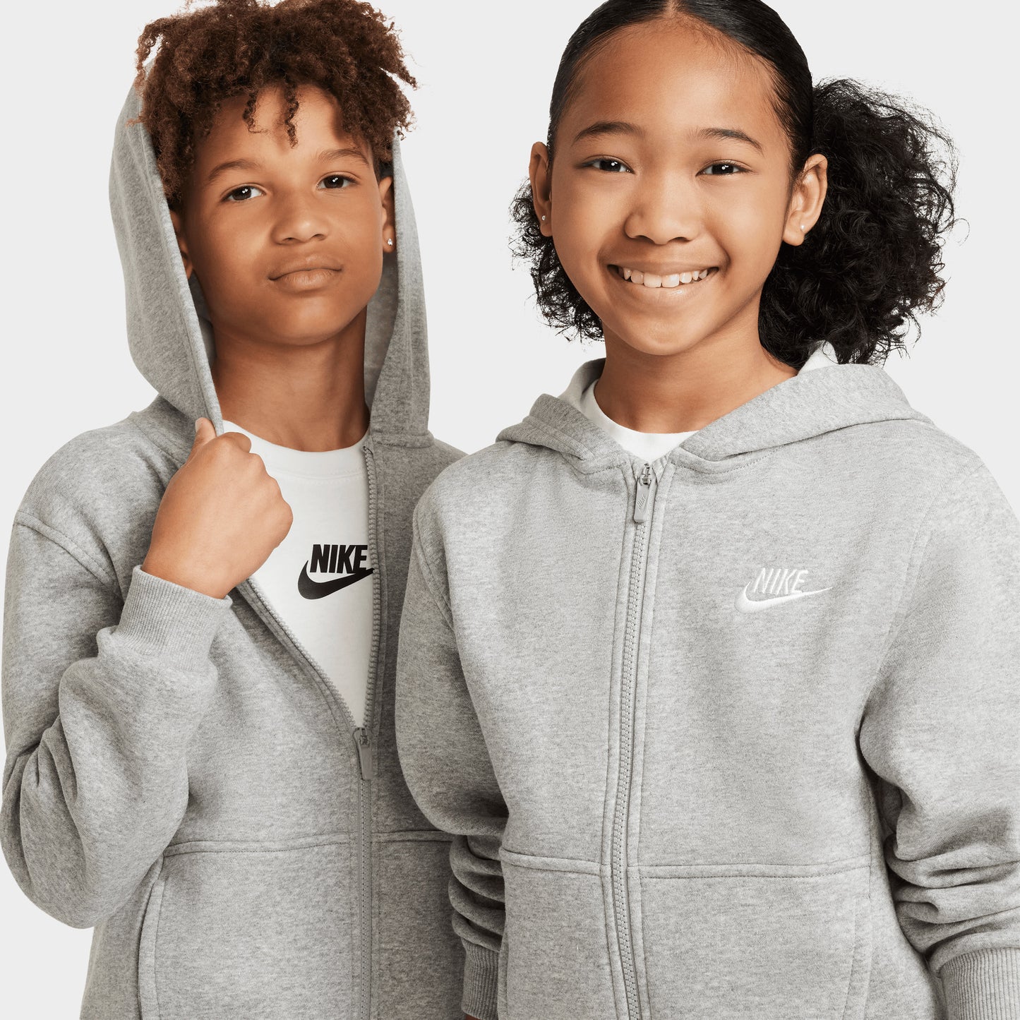 Nike Sportswear Club Juniors' Hoodie en Molleton  / Base Grey - Blanc