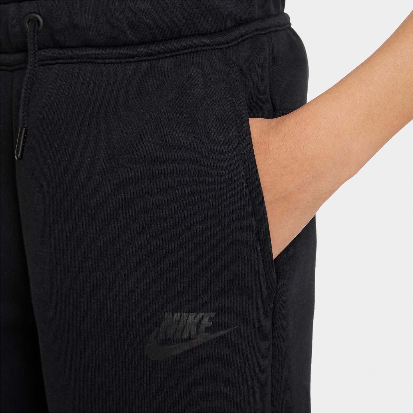 Nike Sportswear Junior Boys' Tech Fleece Shorts / Black