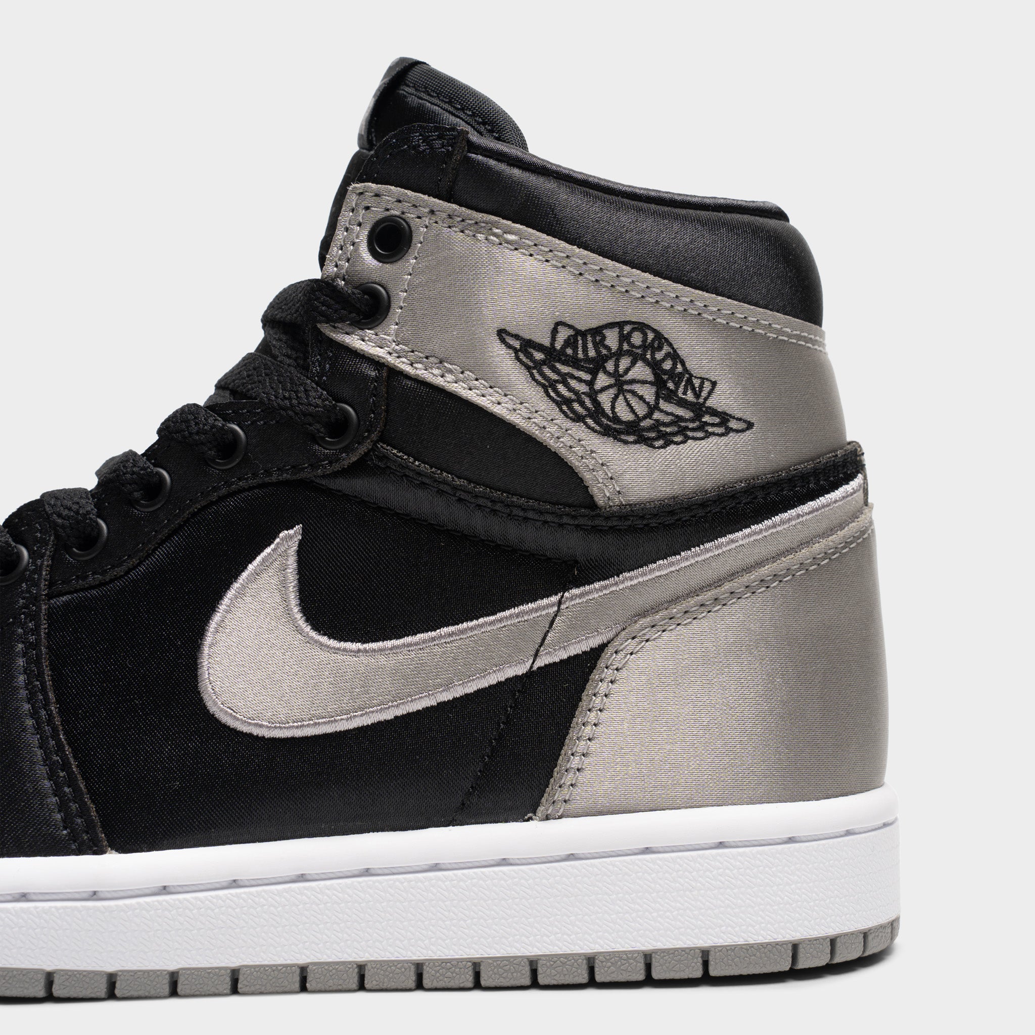 シューズ(女性用) Air Jordan 1 Retro High OG 10 US Jordan Women's 1 Retro High OG Black / Medium Grey - White