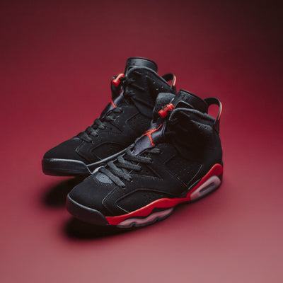 Air Jordan 6 Rétro « Noir Infrared / Rouge Clair » chaussure. Magasinez les nouveautés Jordan pour enfants dès maintenant chez JD Sports.