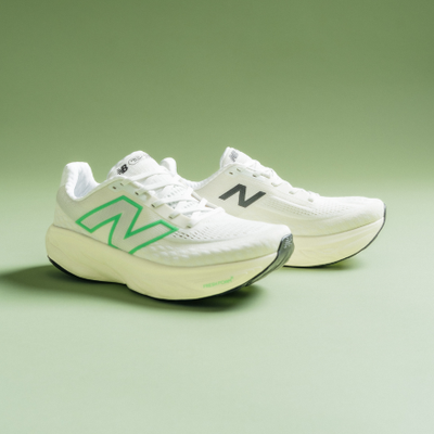 New Balance Fresh Foam 1080v14 « Blanc / Feuille de citron vert » chaussure. Magasinez New Balance en solde dès maintenant chez JD Sports