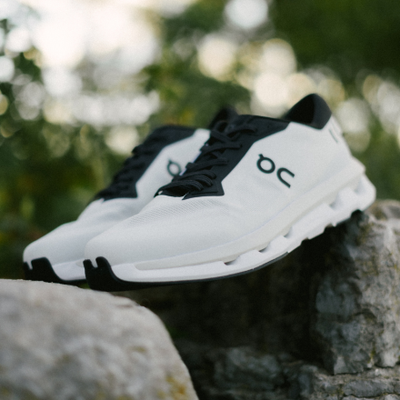 On Cloudzone « Glace / Noir ». Magasinez ON dès maintenant chez JD Sports.