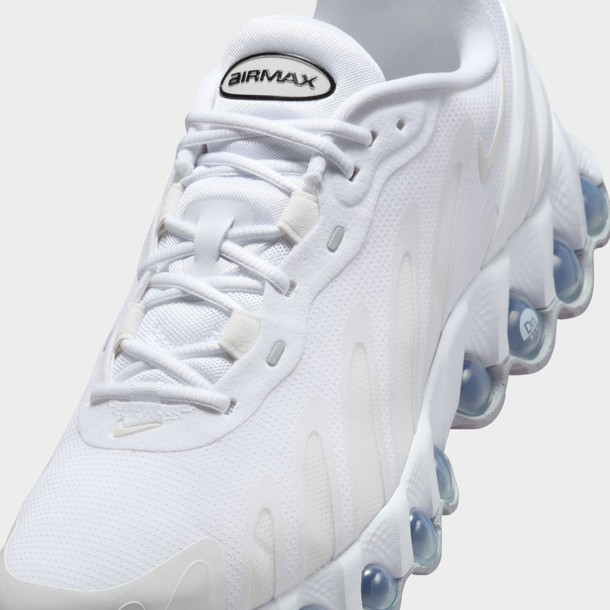 靴 DN8 silver Metallic Silver Overtakes The Nike Air Max DN8 For Spring