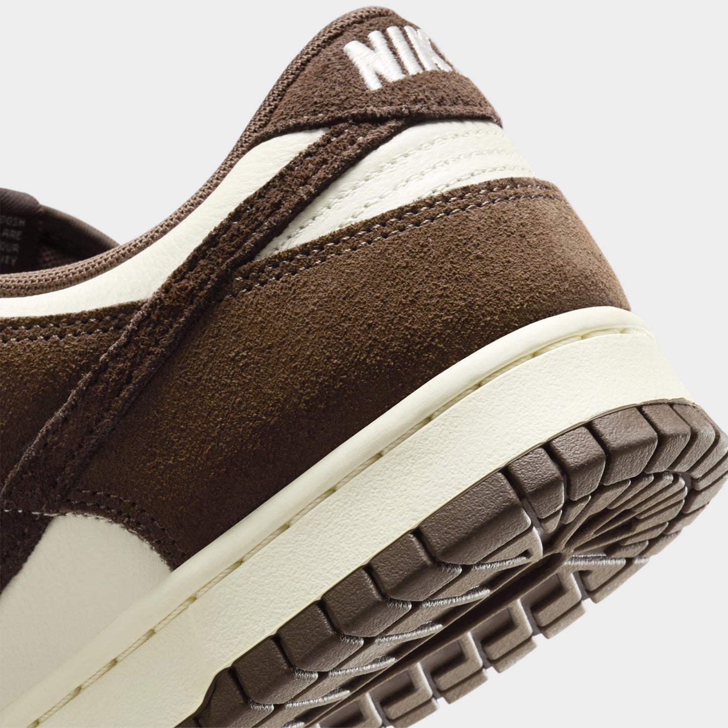 Nike Dunk Low Retro SE Pale Ivory / Baroque Brown