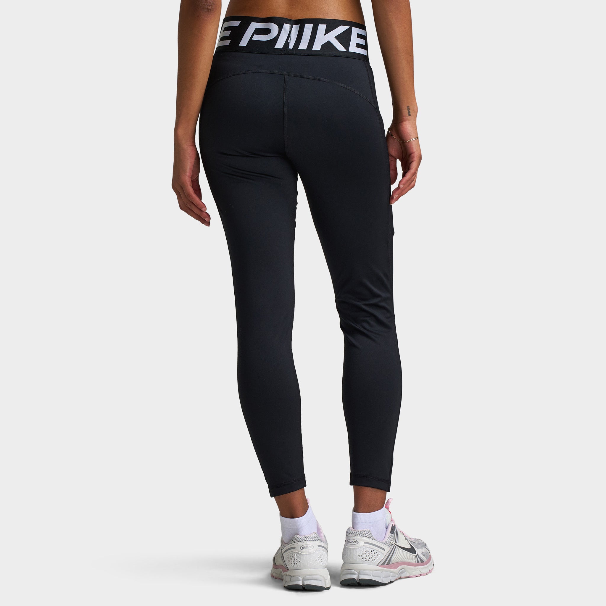 black nike leggings with pocket
