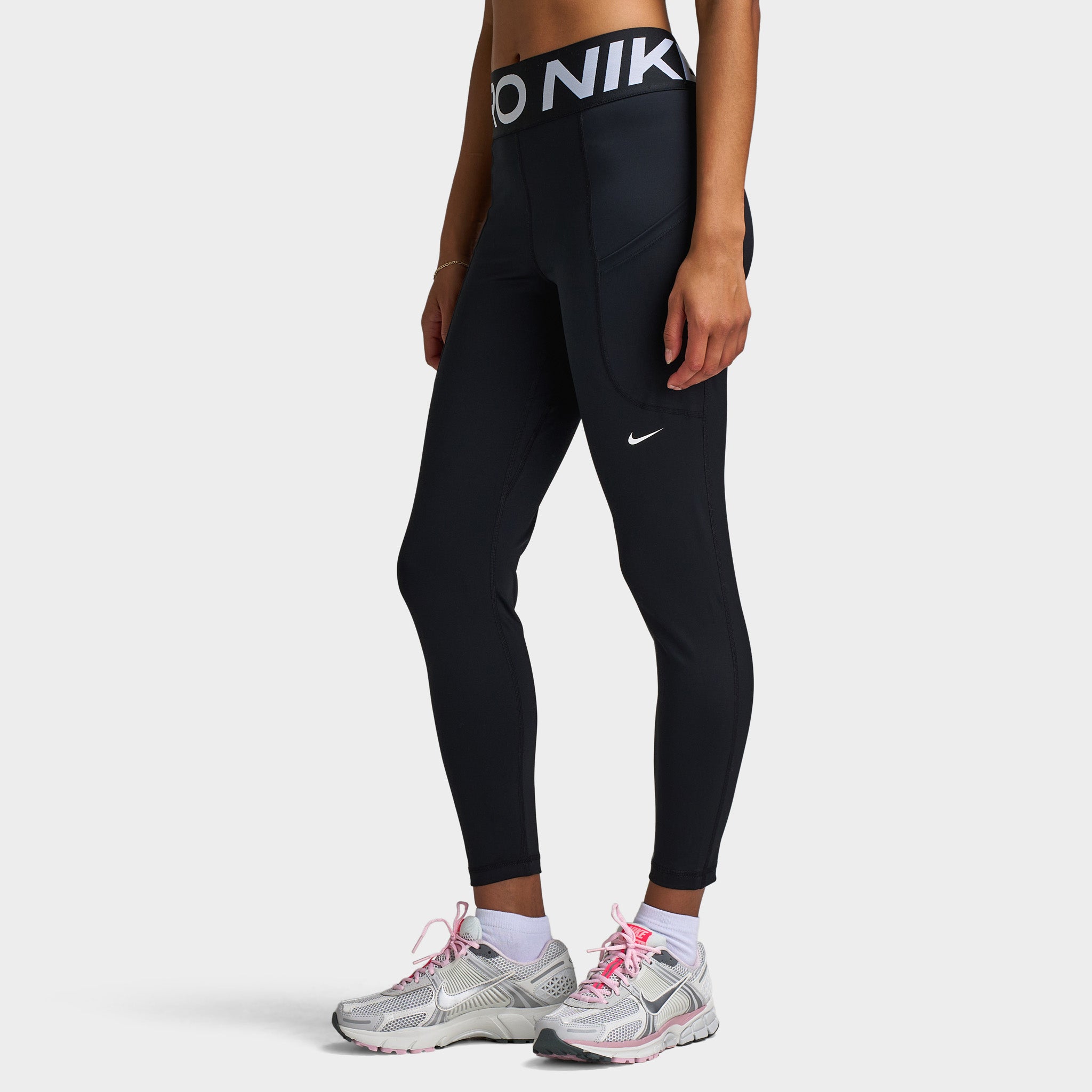 black nike leggings with pocket