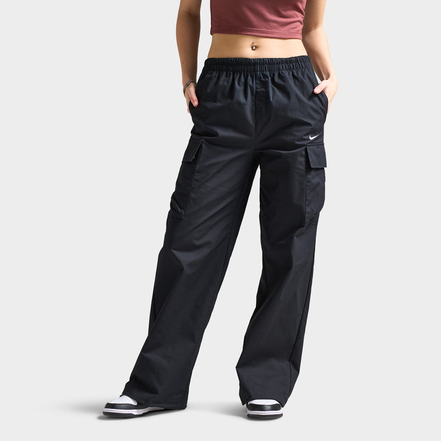 Nike Sportswear Femmes à taille moyenne Cargo Pantalon Noir / Blanc