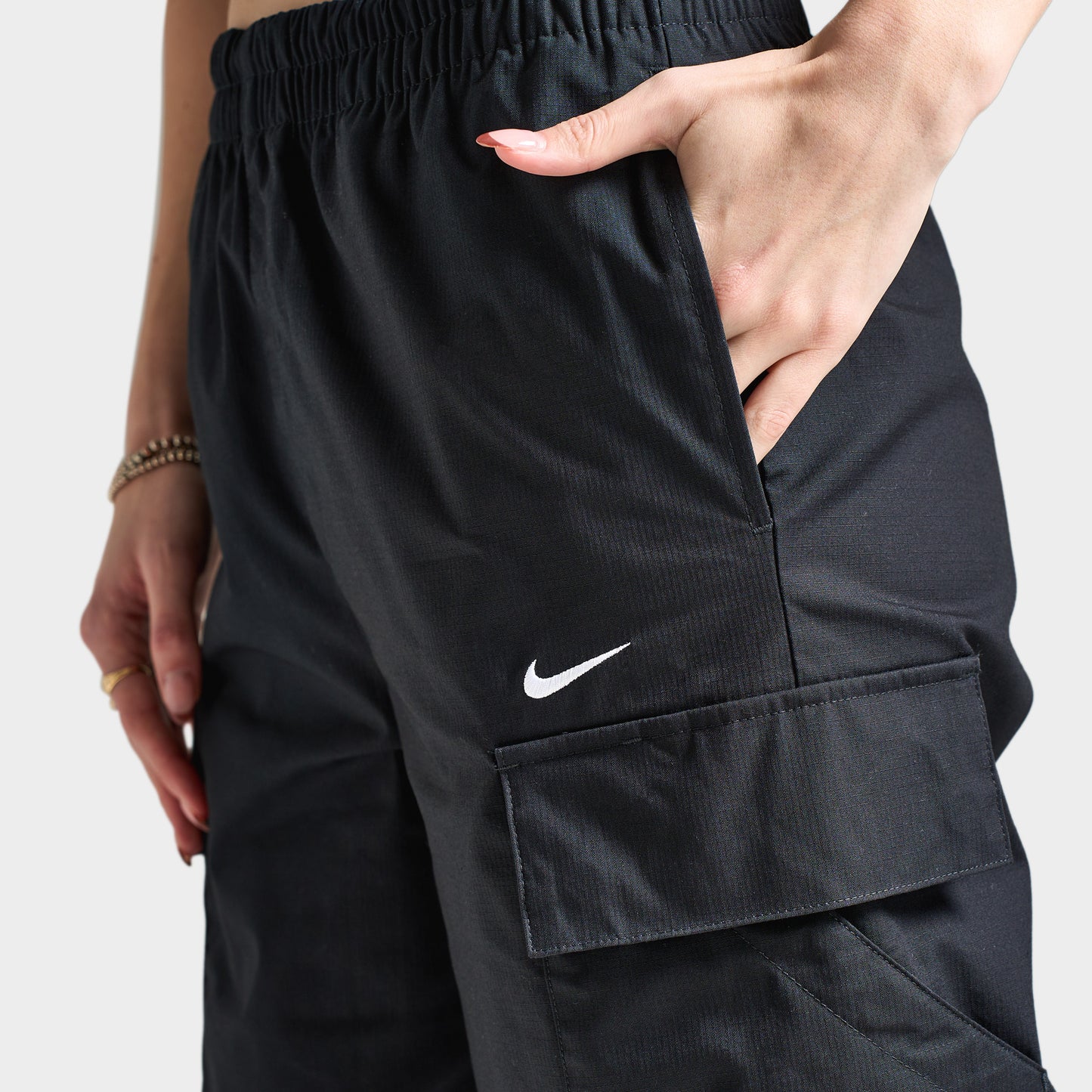 Nike Sportswear Femmes à taille moyenne Cargo Pantalon Noir / Blanc