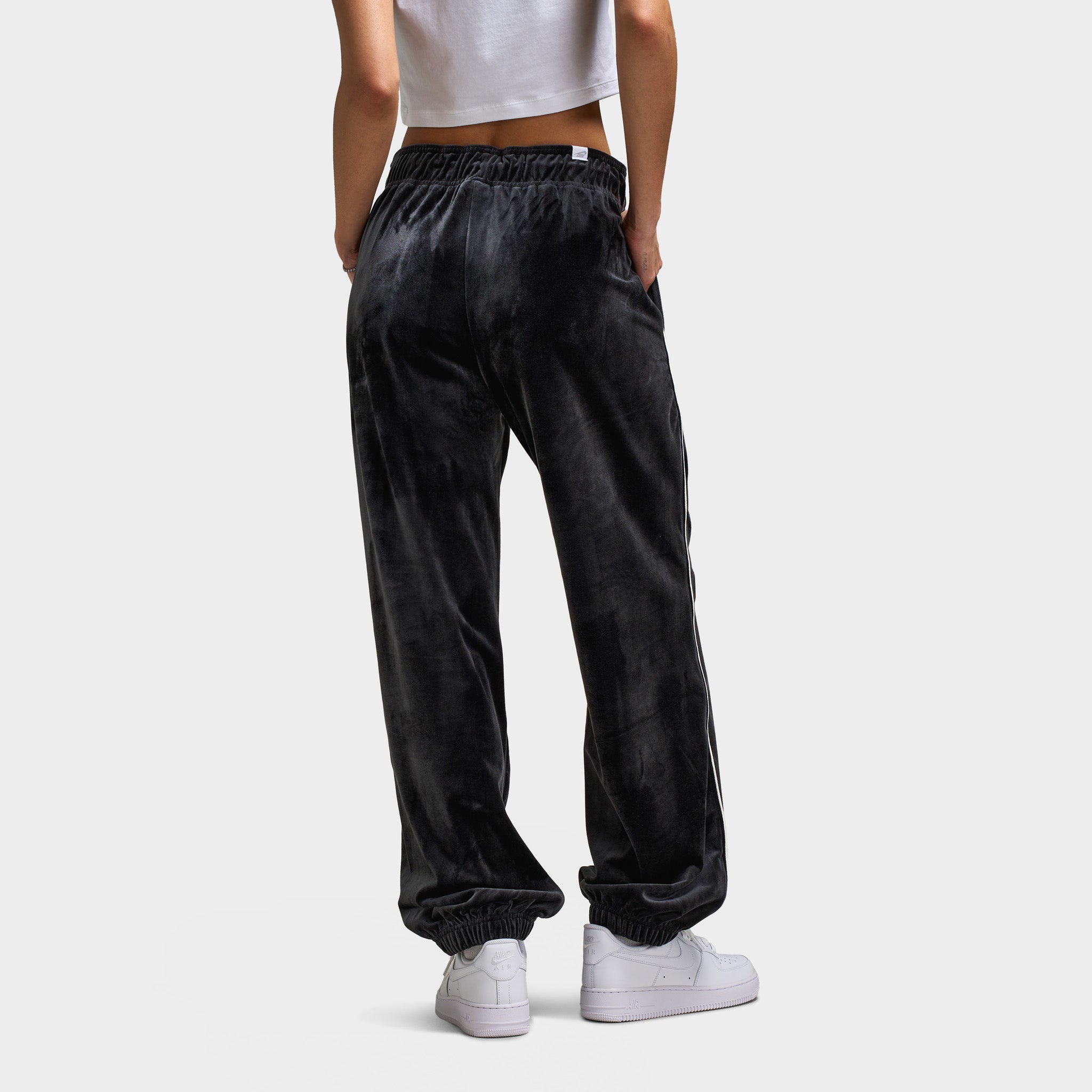 nike heritage velour cuffed sweatpants