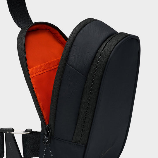 Nike Sportswear Commute Crossbody Bag / Black