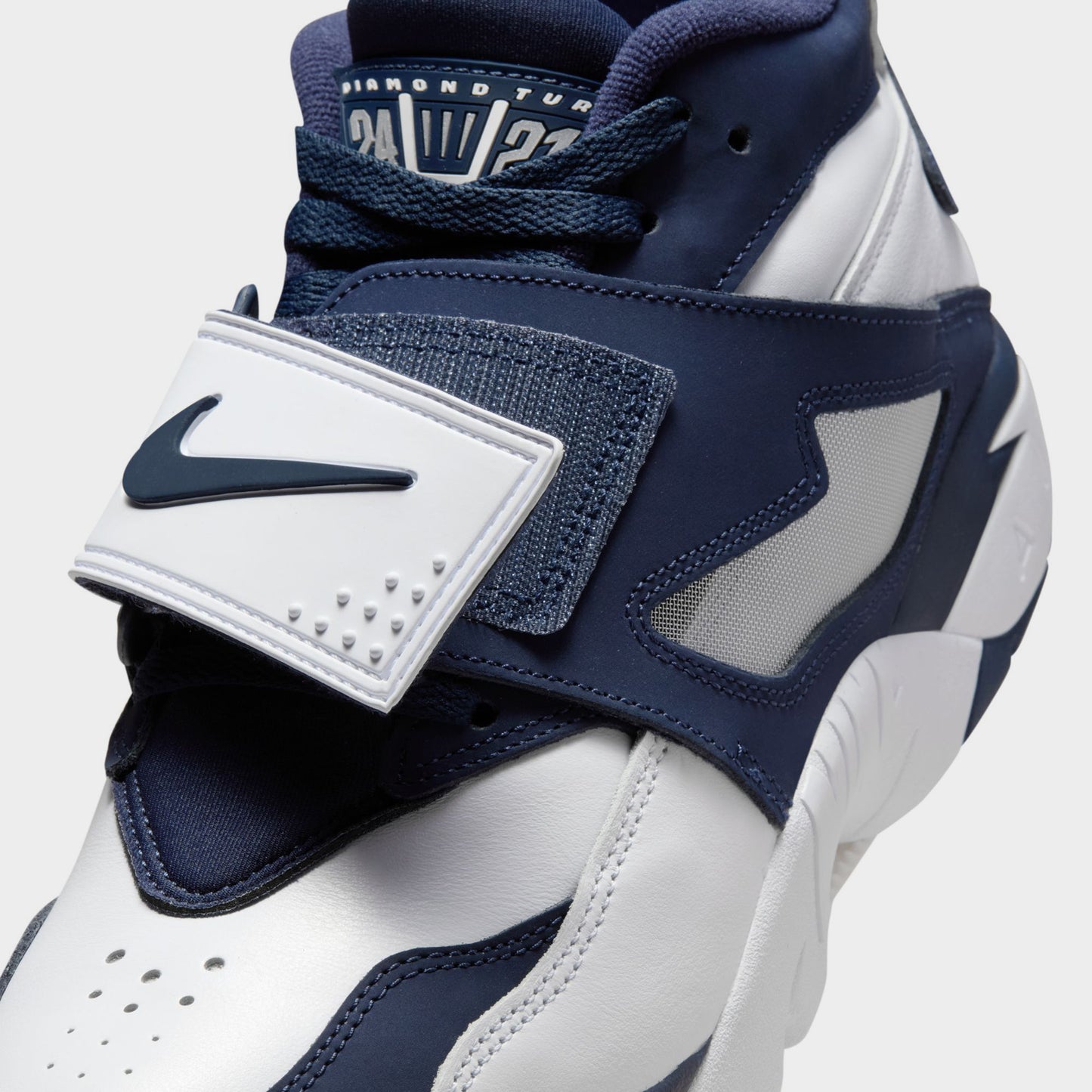 Nike Diamond Turf White / Navy - Silver