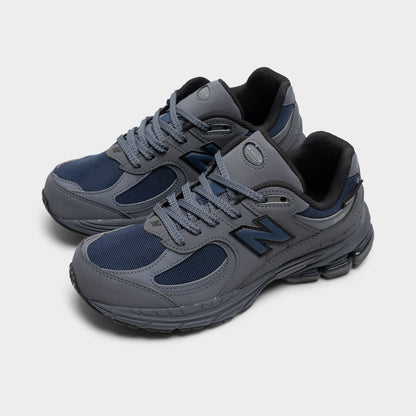 New Balance Juniors' 2002R / Dark Grey