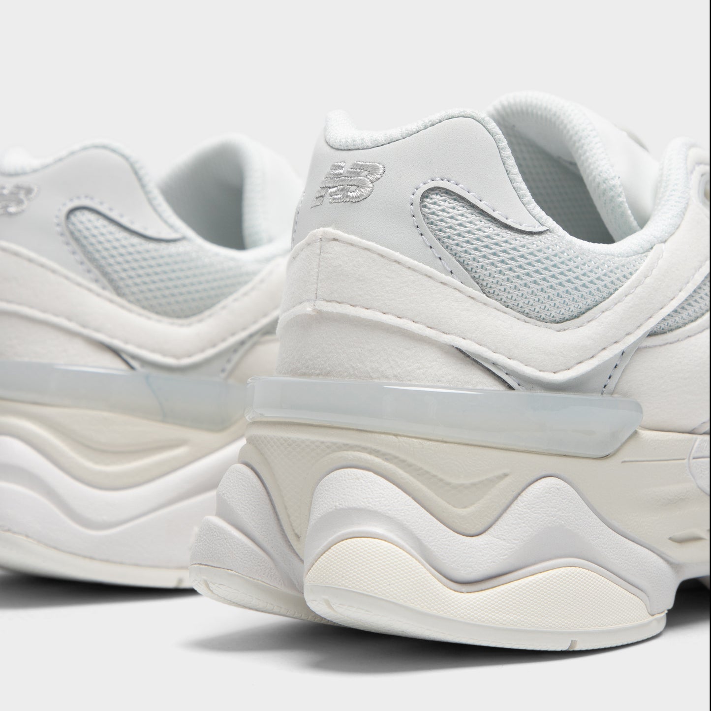 New Balance Juniors' 9060 White / White