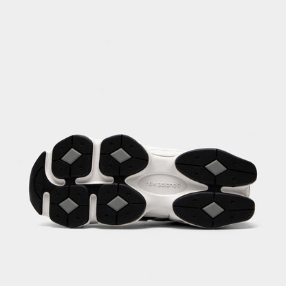 New Balance Juniors' 9060 Black / Reflection