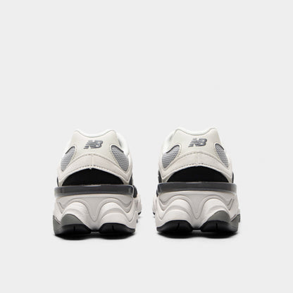 New Balance Juniors' 9060 Black / Reflection