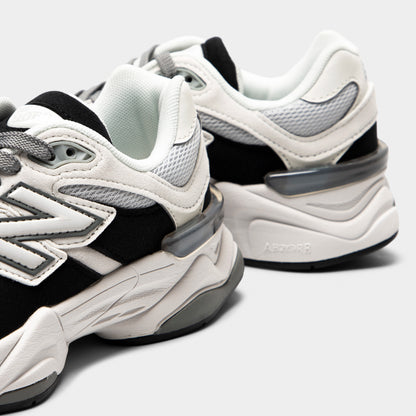 New Balance Juniors' 9060 Black / Reflection