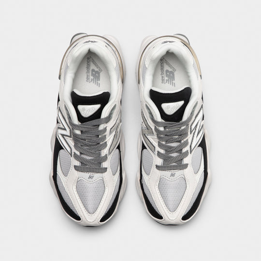 New Balance Juniors' 9060 Black / Reflection