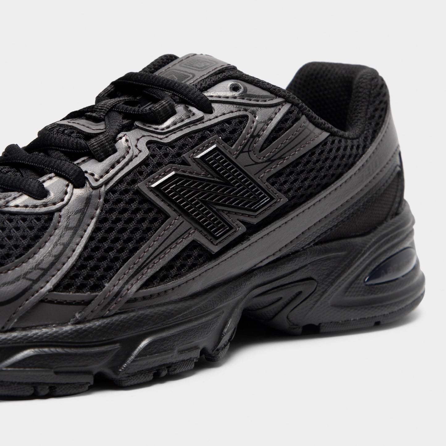 New Balance Juniors' 740 Black Cement / Black