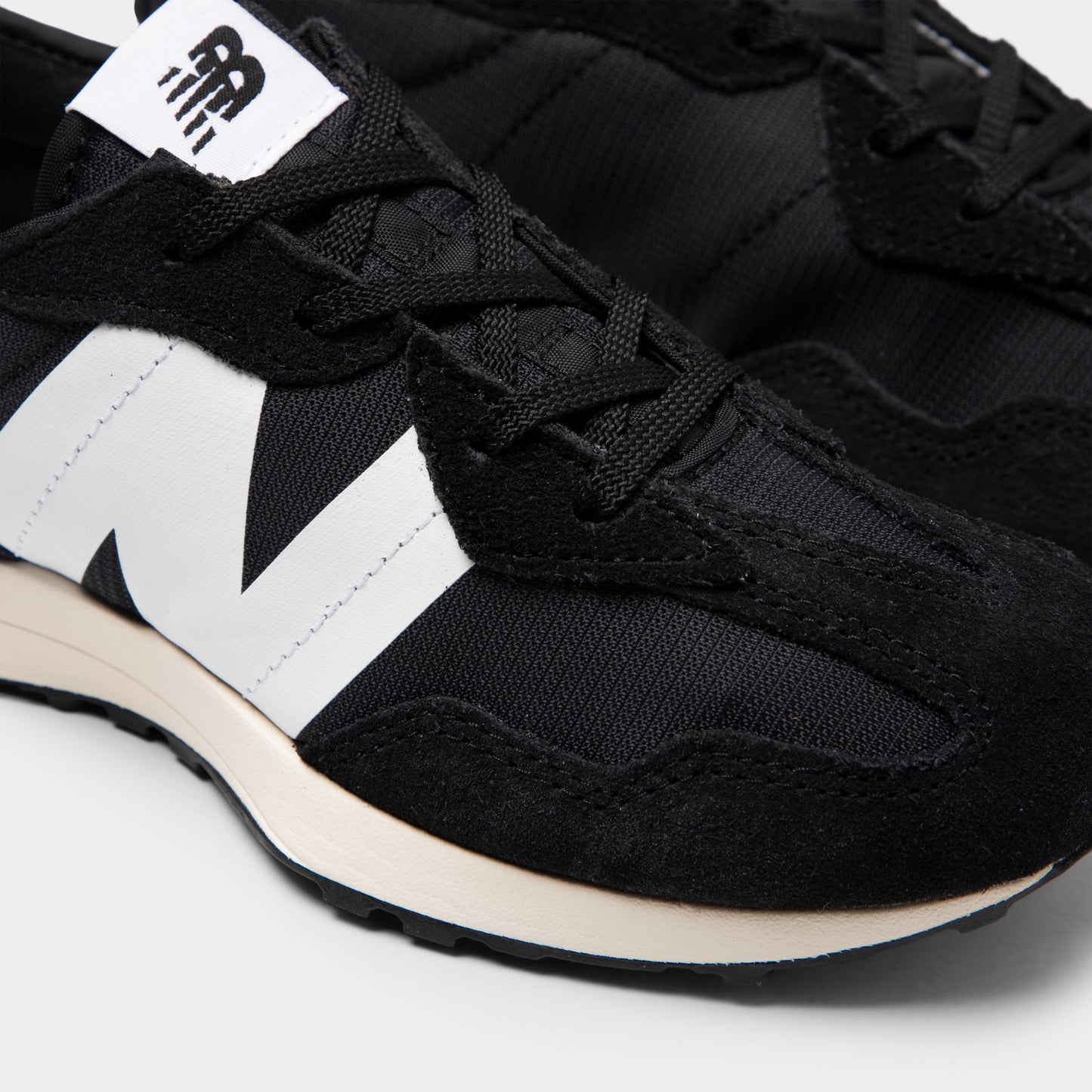 New Balance Juniors' 327 Black / White