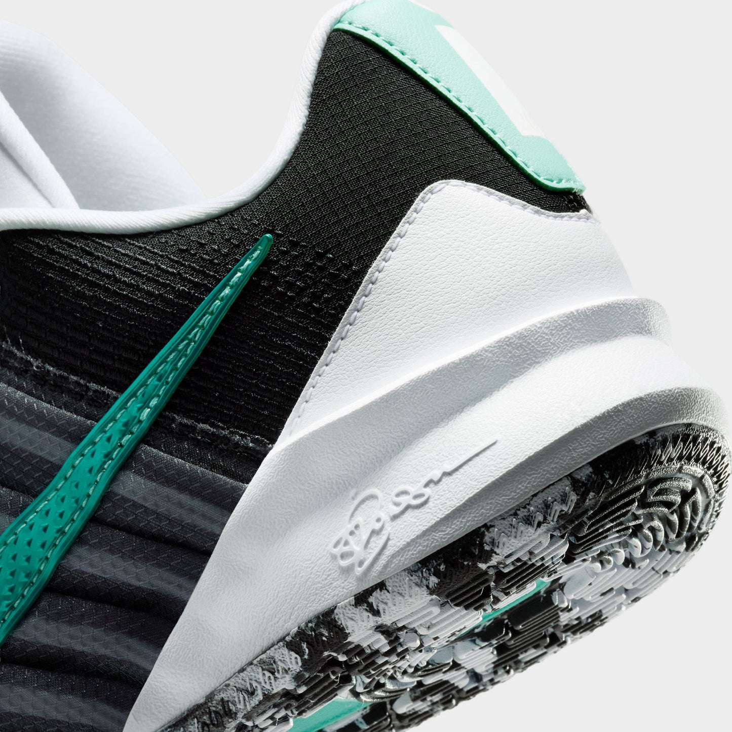 Nike Sabrina 3 Menthe / Noir - Blanc