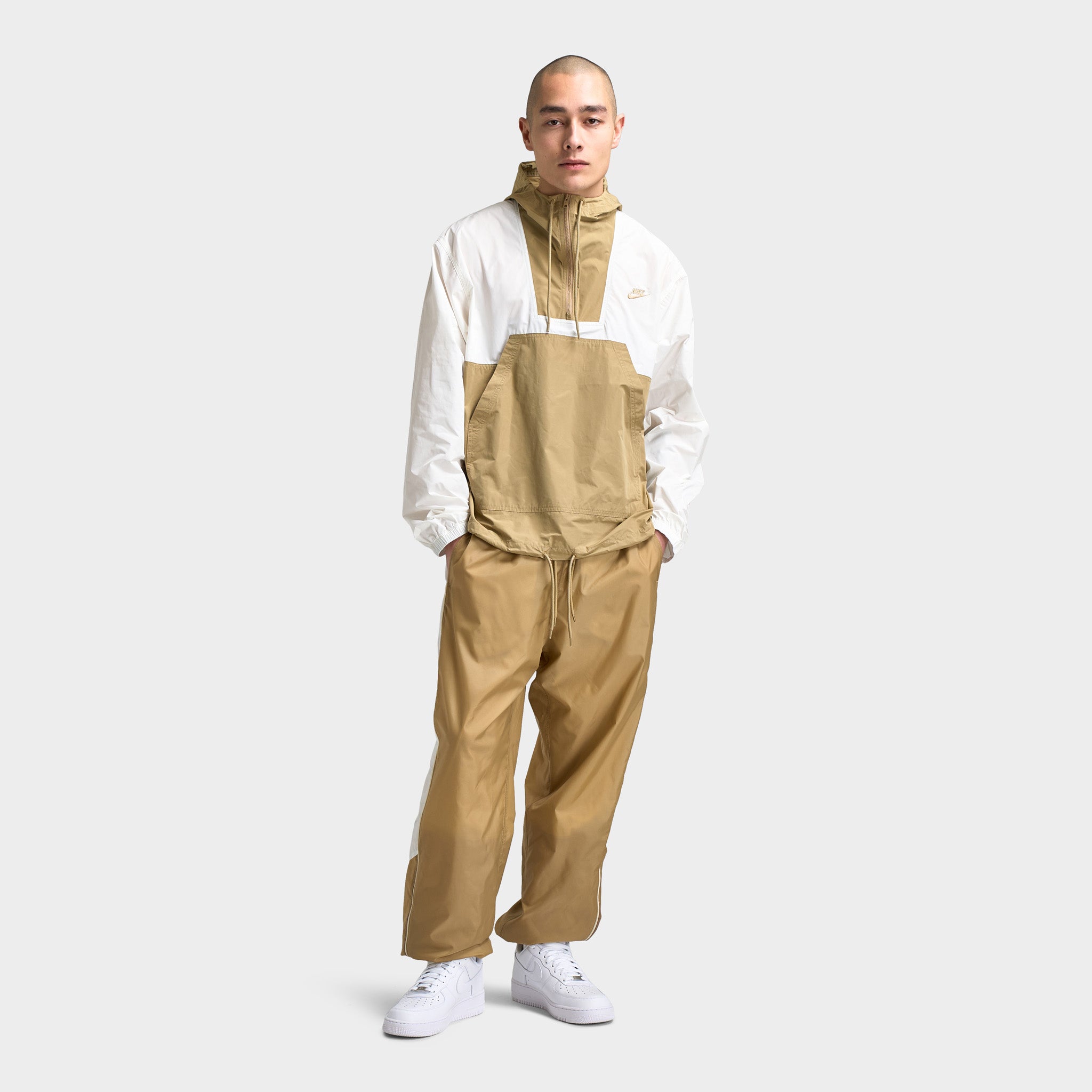 Nike Club Woven Joggers Parachute Beige / Salt - Light Khaki