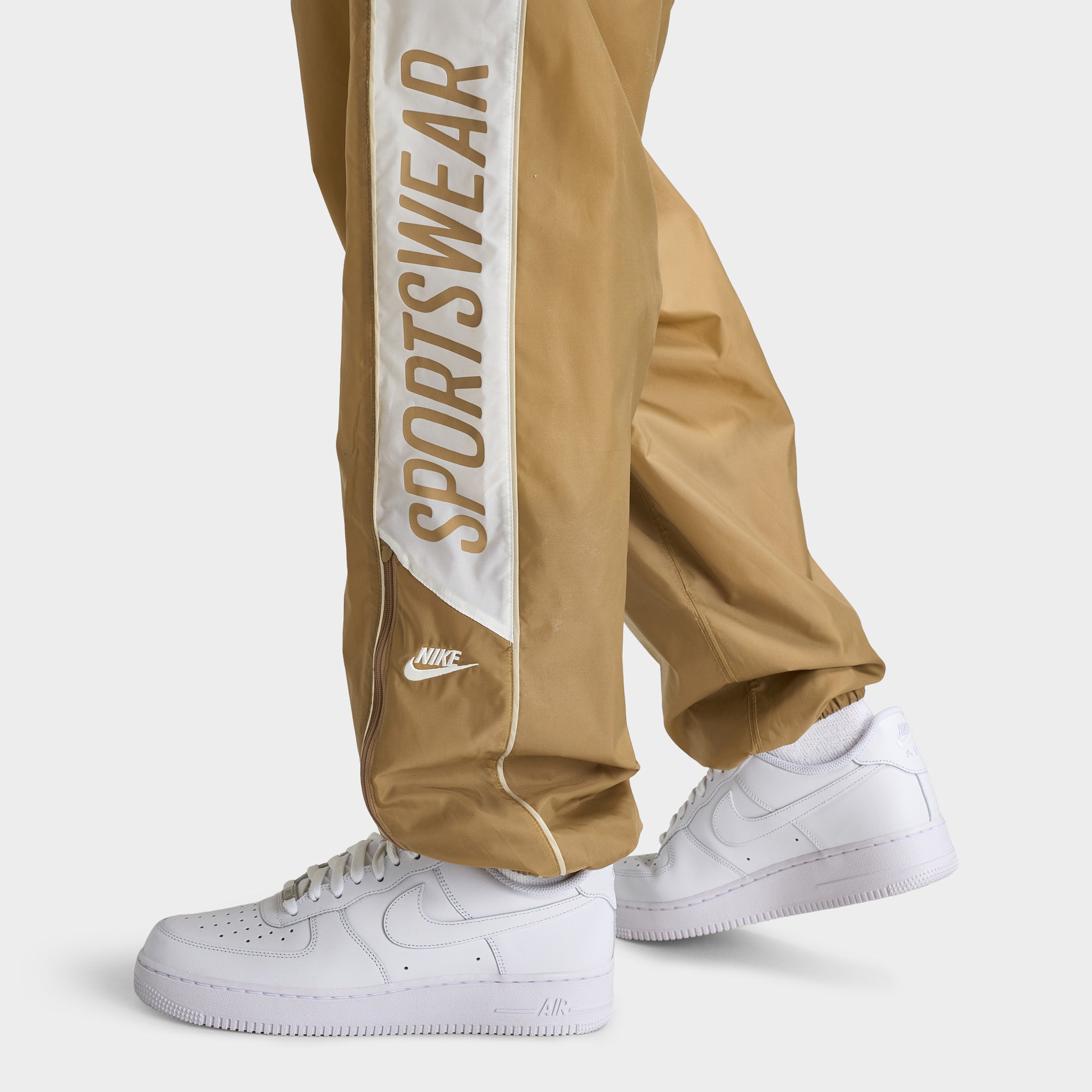 Nike Club Woven Joggers Parachute Beige / Salt - Light Khaki