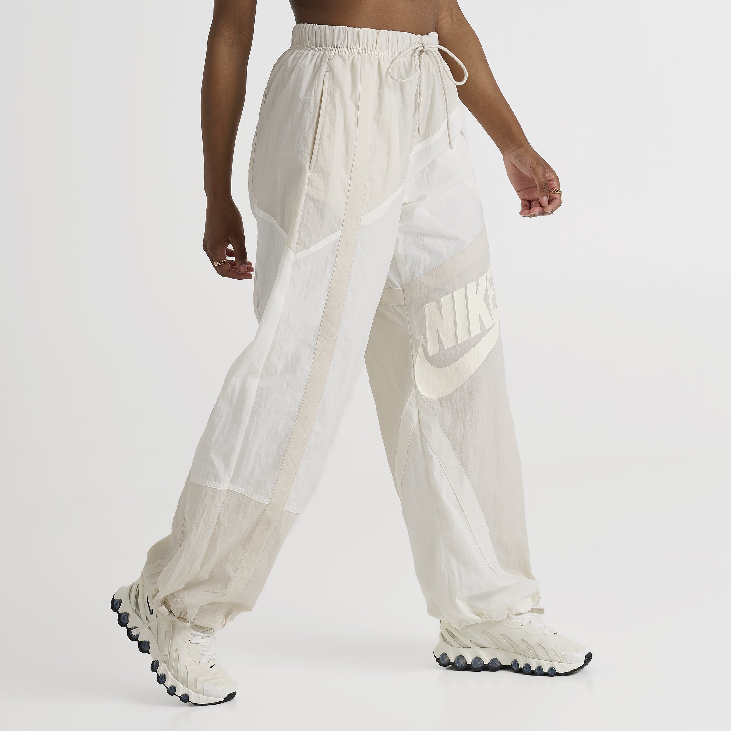 Nike Sportswear Women's Mid-Rise Loose Woven Open-Hem Pants Sail