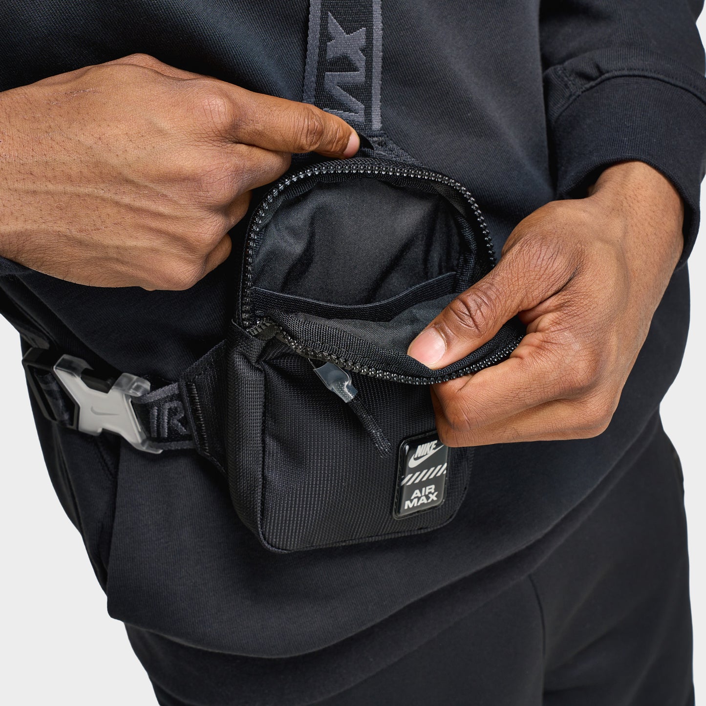 Nike Essential Crossbody Bag / Black