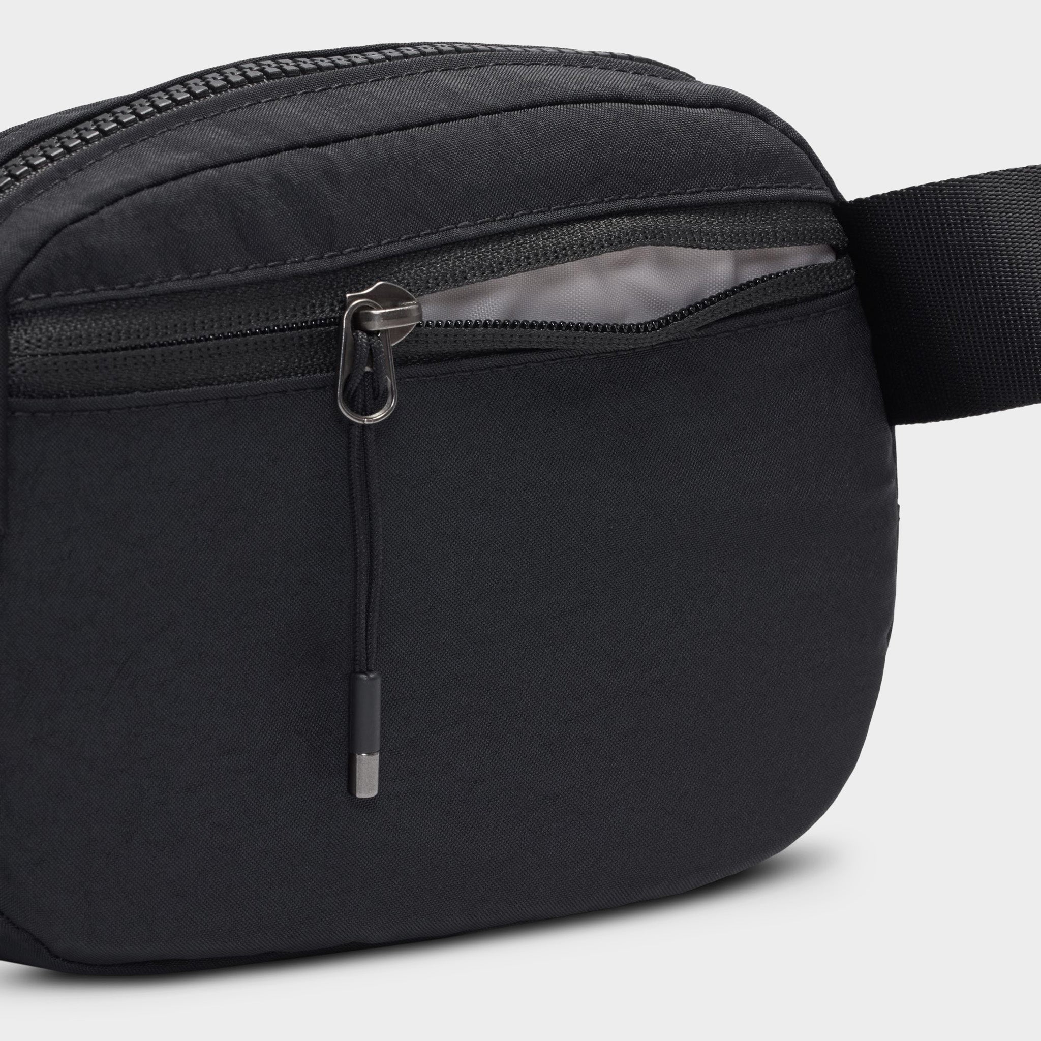 Nike Women's Aura Waist Pack (2L) Black/Black - Gunmetal – JD Sports