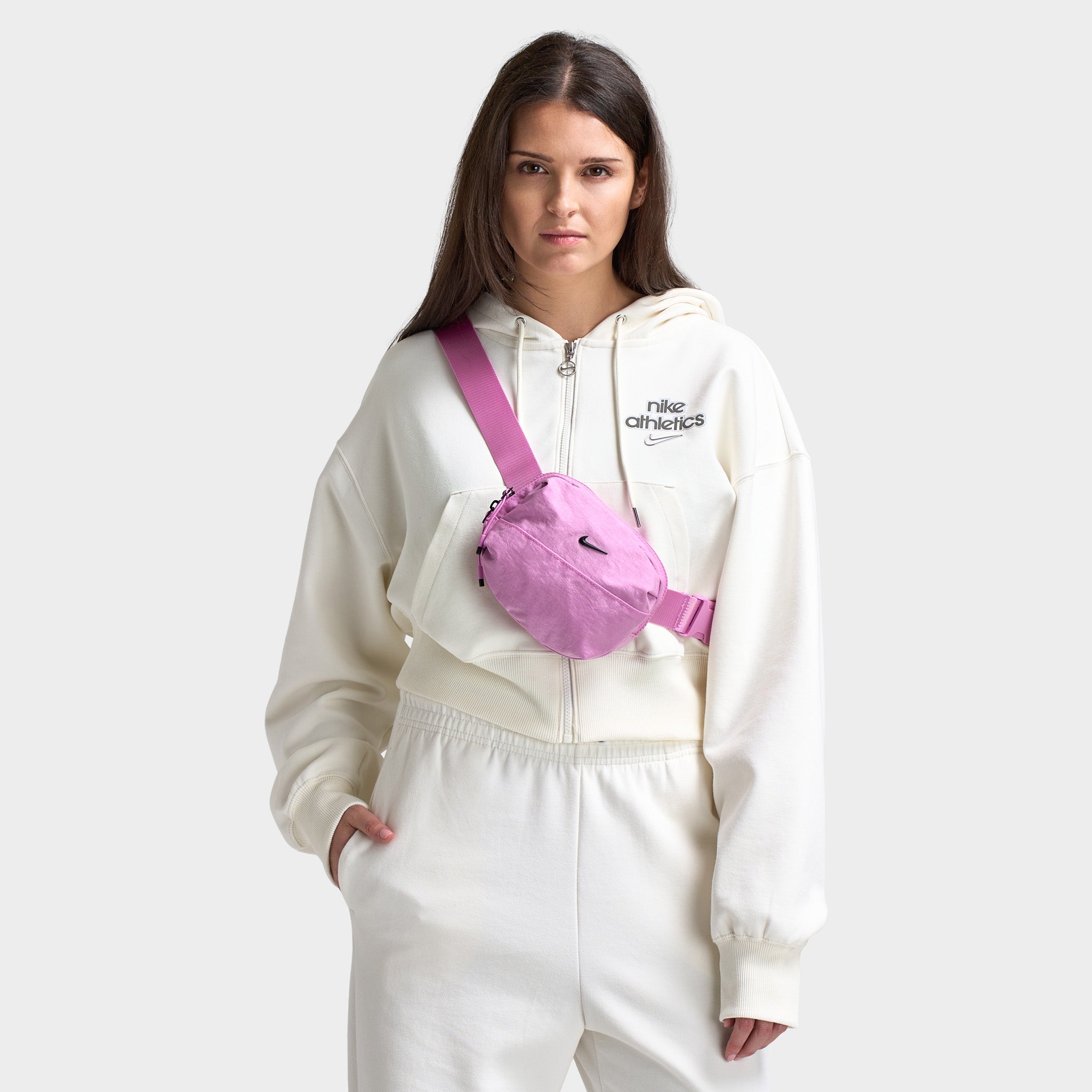 Nike Women's Aura Crossbody Bag (2L) / LT Magenta – JD Sports