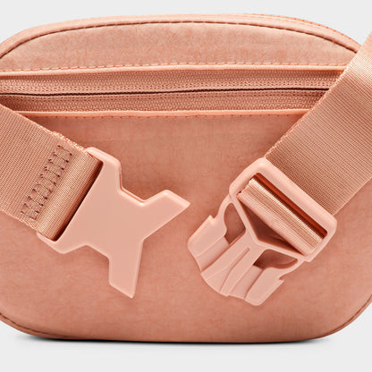 Nike Women's Aura Crossbody Bag (2L) / Gold