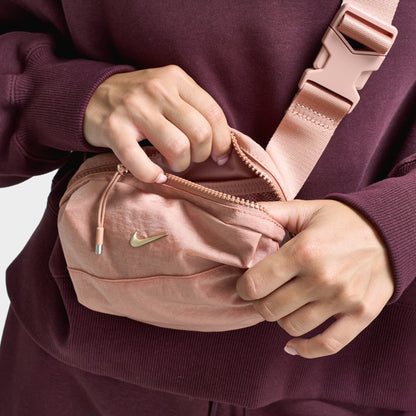 Nike Women's Aura Crossbody Bag (2L) / Gold