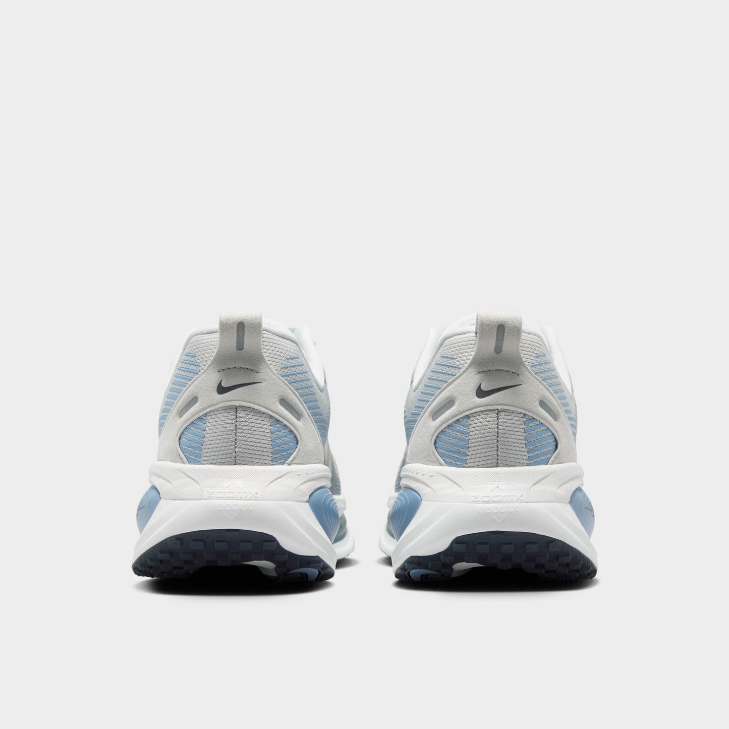 Nike Vomero 18 Gris Brume / Obsidienne Foncée - Blanc Cassé